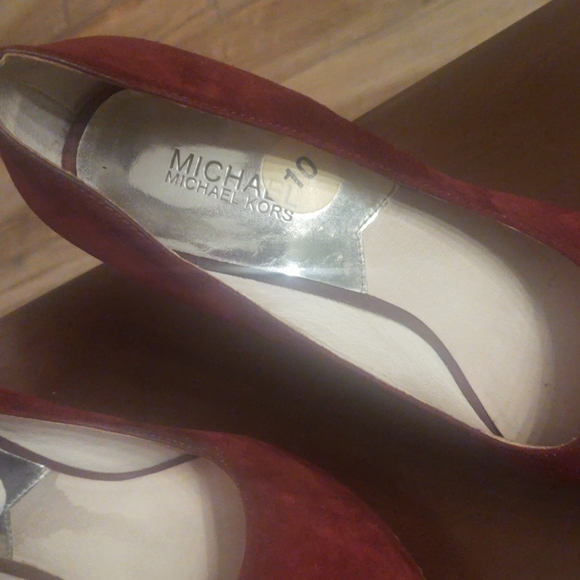 Shoes - Picture 2 of 5